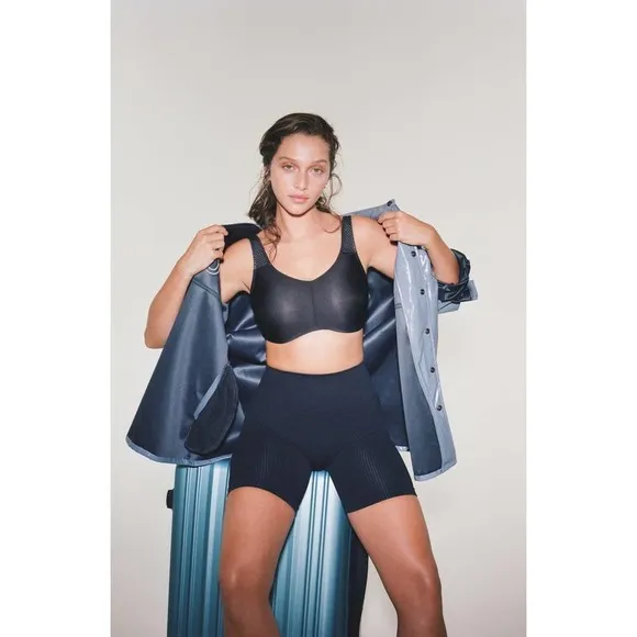 Chantelle Everyday High Support Underwire Sports Bra SZ 34DDD