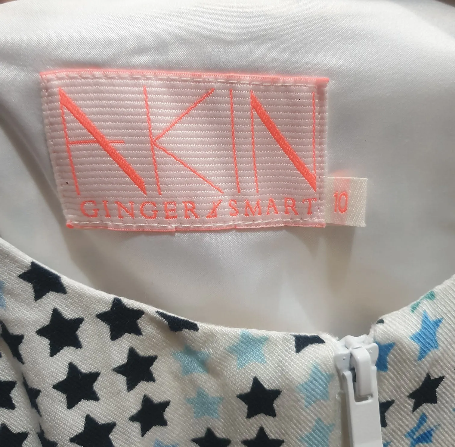 Ginger Smart star print dress size 10