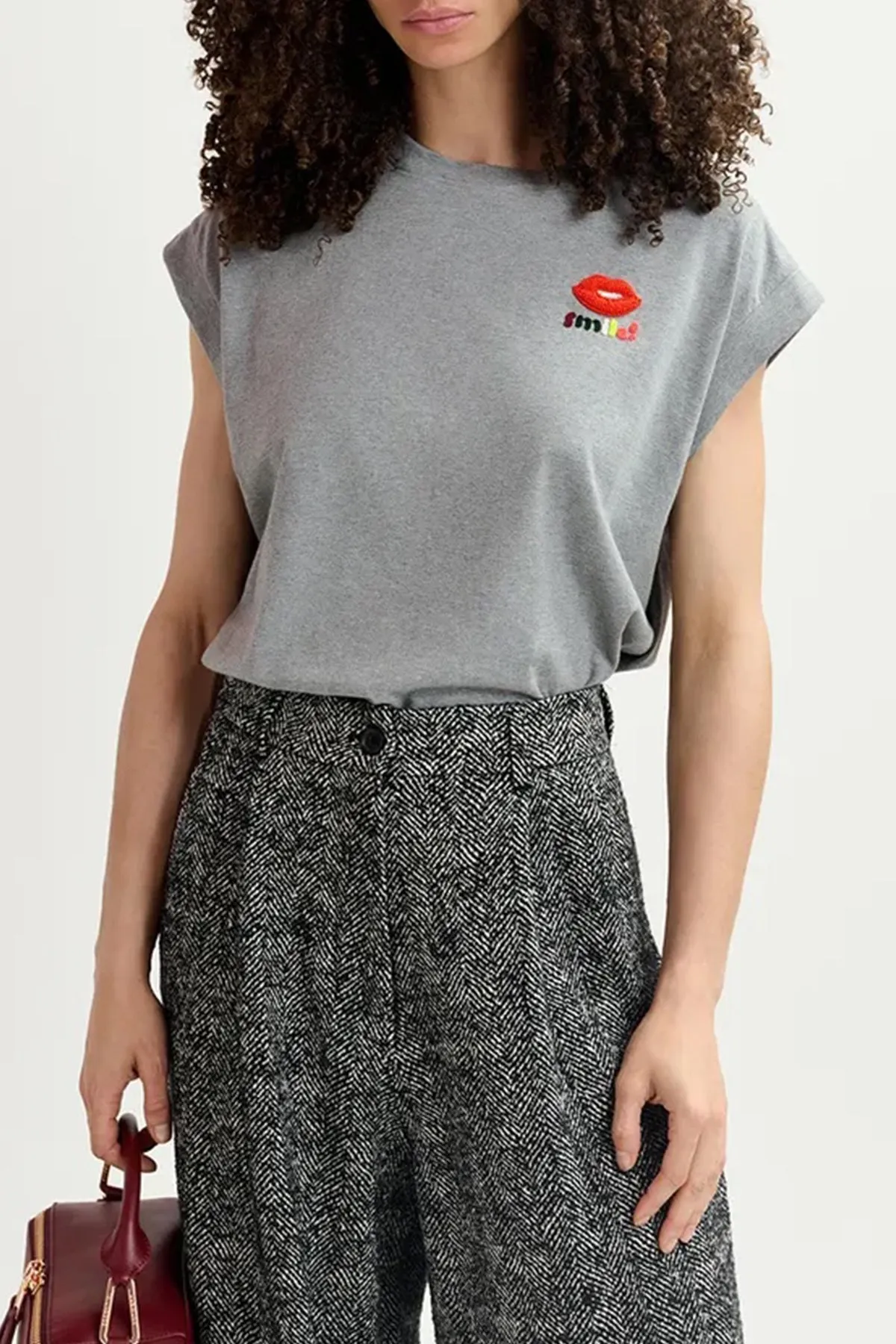 Glaieul Embroidery Cotton T-Shirt in Grey