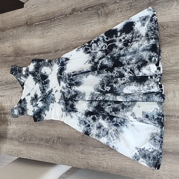 Luna Luz Cross Over Botanical Bodice Tie Dye A-Line Midi Dress Small