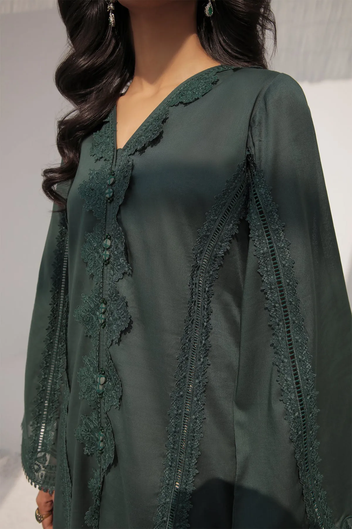 Pakistani Kameez In Capri Style With Dupatta Party Wear