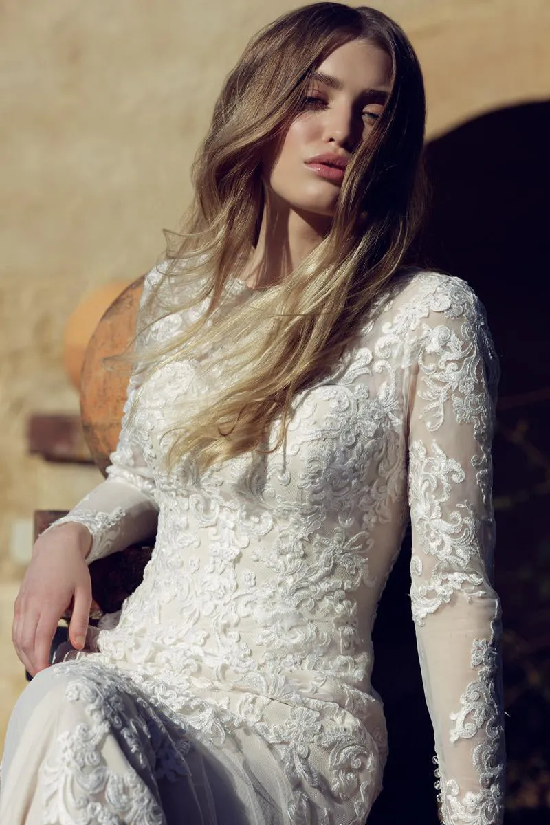 sheath-long-sleeve-high-neck-tulle&lace-wedding-dress-with-sweep-train-MK_703212