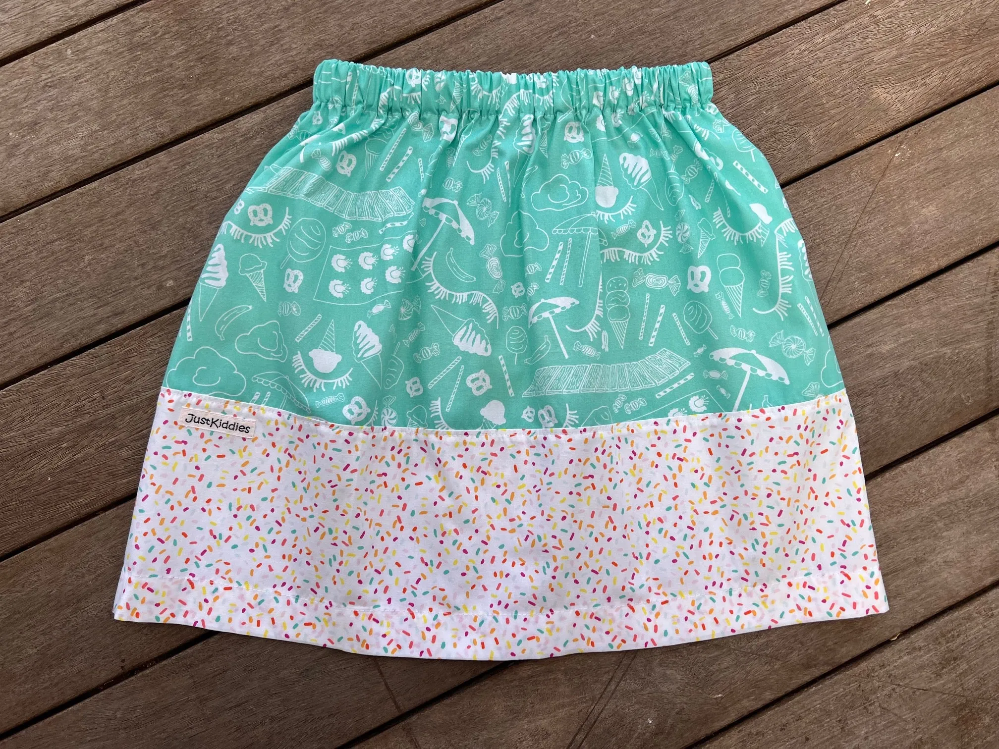SKIRT - BUSY BEACH in turquoise/white