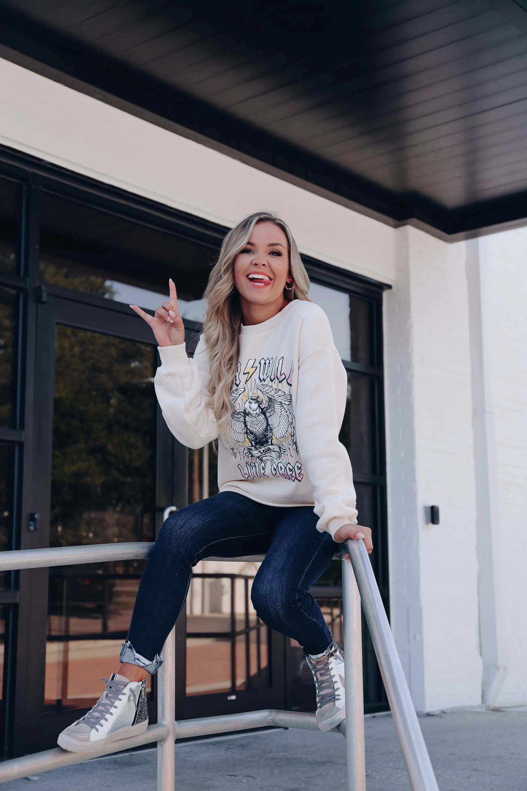 Stay Wild Live Free Graphic Sweatshirt
