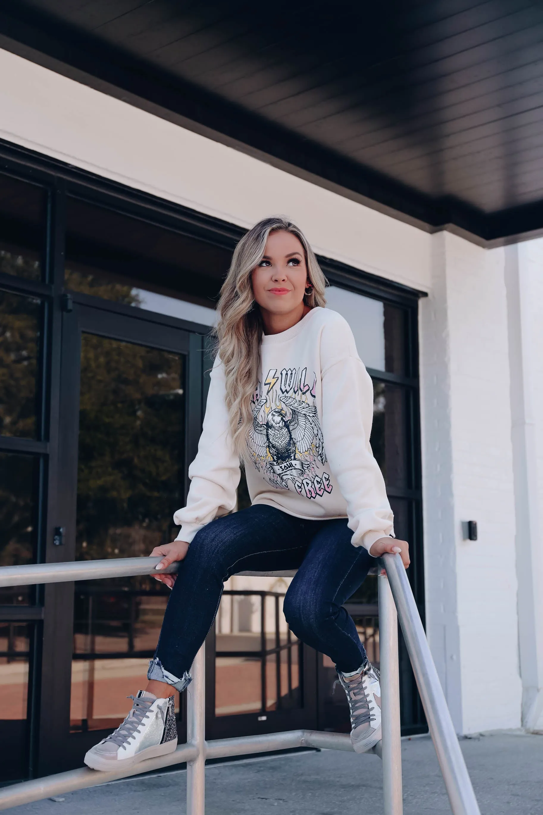 Stay Wild Live Free Graphic Sweatshirt