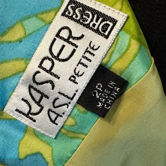VINTAGE KASPER A.S.L. Petite SILK 2 PC SKIRT AND TOP SET TROPICAL DESIGN SIZE 2