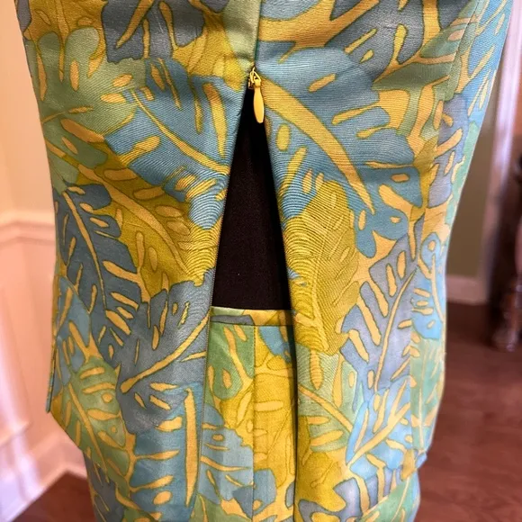 VINTAGE KASPER A.S.L. Petite SILK 2 PC SKIRT AND TOP SET TROPICAL DESIGN SIZE 2