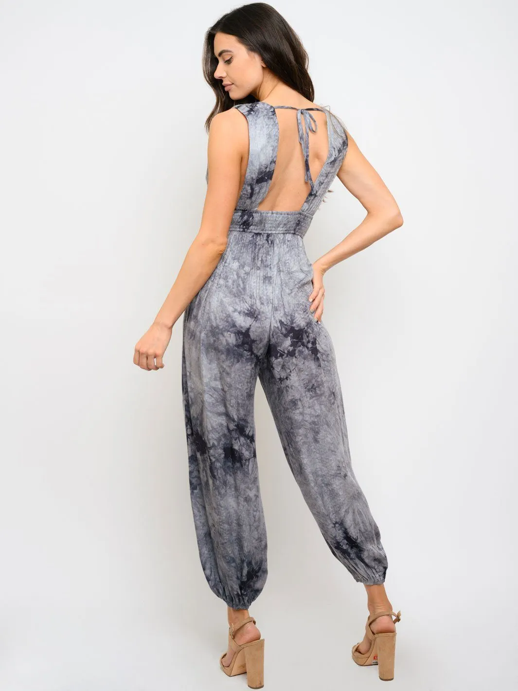 WOMEN'S TIE DYE SMOCKED WAIST V-NECK JUMPSUIT