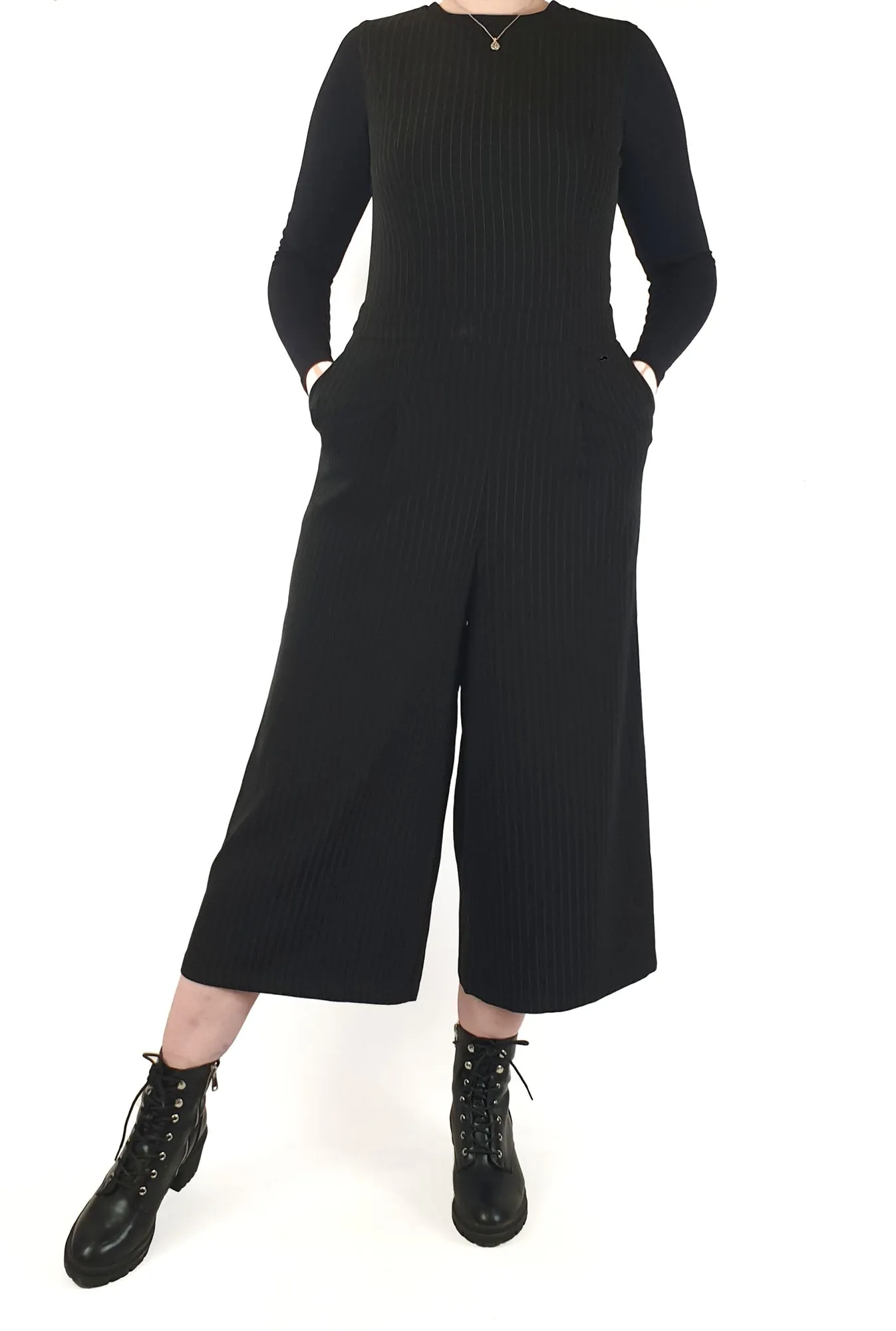 Woorfer black pinstripe sleeveless jumpsuit size XL (tiny fit, best fits 12-14)